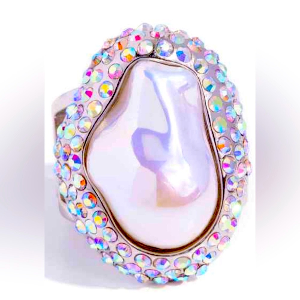 🤍🐚🤍 “OPULENT OCEAN” WHITE RING ~ PAPARAZZI❗️🤍🐚🤍